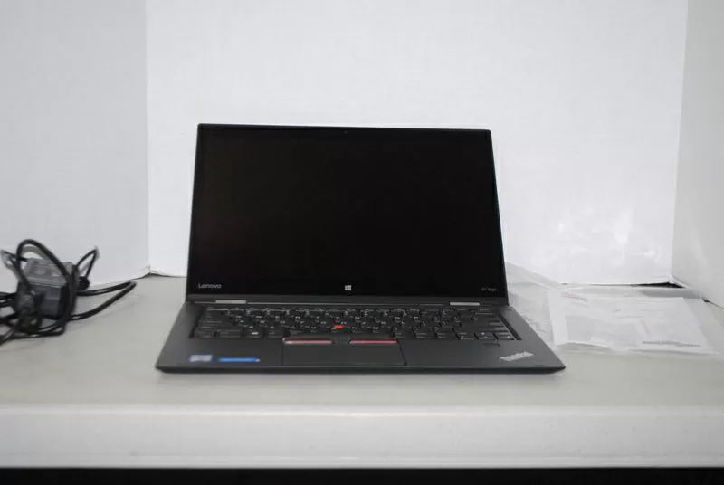 Компания Lenovo ThinkPad в Х1 Йога 20FQ005XUS 14 OLED-дисплей с разреш 7