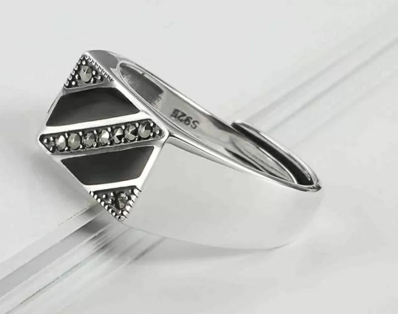 Мужское кольцо из серебра 925 пробы,  с эмалью 3